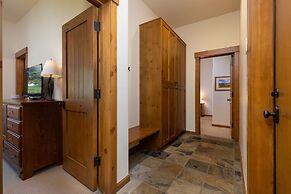 43 Thackwell 3 Bedroom Condo