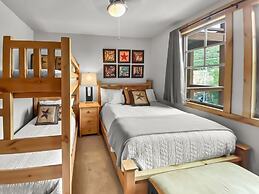 201 Town Pointe Escape! 3 Bedroom Condo