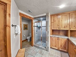 201 Town Pointe Escape! 3 Bedroom Condo