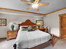 201 Town Pointe Escape! 3 Bedroom Condo