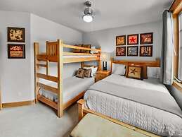 201 Town Pointe Escape! 3 Bedroom Condo