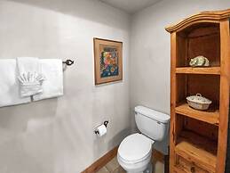 201 Town Pointe Escape! 3 Bedroom Condo