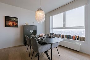 Modern Antwerp Apartment With City Views 2 Bedrooms