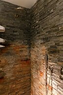 Modern Antwerp Apartment With City Views 2 Bedrooms