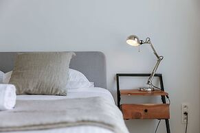 Modern Antwerp Apartment With City Views 2 Bedrooms