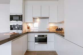 Modern Antwerp Apartment With City Views 2 Bedrooms