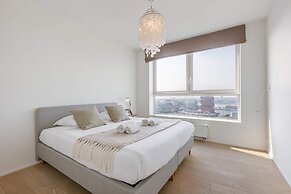 Modern Antwerp Apartment With City Views 2 Bedrooms