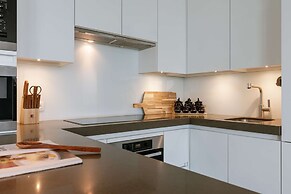 Modern Antwerp Apartment With City Views 2 Bedrooms