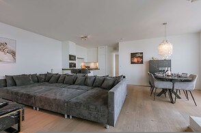 Modern Antwerp Apartment With City Views 2 Bedrooms