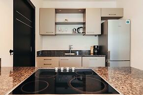 Seabreeze Retreat Stylish Blue Bay Residence