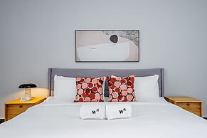 w Comfy 1BR w Fantastic Balcony in YOO