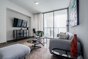 w Comfy 1BR w Fantastic Balcony in YOO