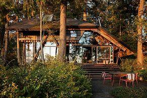 Conner Glass Cabin by Boutique