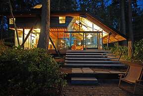 Conner Glass Cabin by Boutique