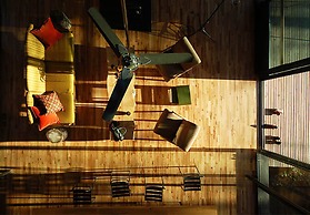 Conner Glass Cabin by Boutique