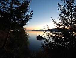 Conner Glass Cabin by Boutique