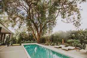 Weaving House by Boutique