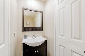 Adorable on Taylor Both Units