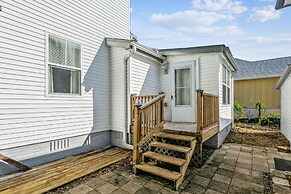 Minutes to the Beach Highlands 4Units