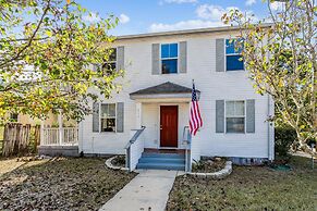 Minutes to the Beach Highlands 4Units