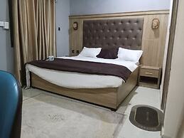 Dutse Suites and Luxury