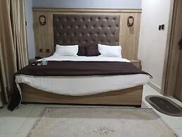 Dutse Suites and Luxury