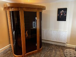 Luxury Country Lodge in Bretherton - Sleeps 4