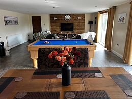 Luxury Country Lodge in Bretherton - Sleeps 4