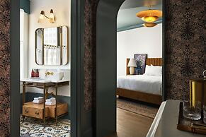 Fidelity Hotel