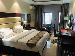 The Edge Hotel and Suites