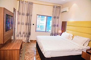 The Edge Hotel and Suites