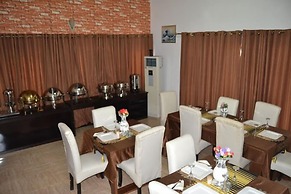 The Edge Hotel and Suites