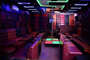 King Dee Suites and Apartments