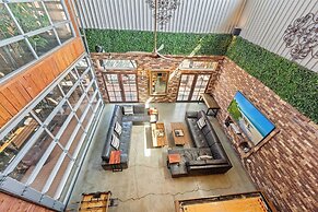 Bamboo Loft 6BR