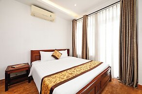 Queen Hotel Saigon Airport