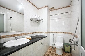 Queen Hotel Saigon Airport