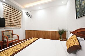 Queen Hotel Saigon Airport