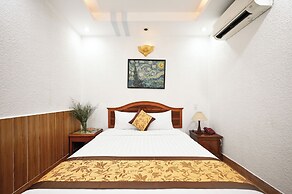 Queen Hotel Saigon Airport