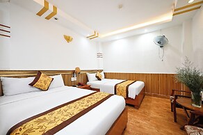 Queen Hotel Saigon Airport