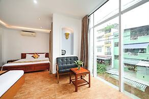 Queen Hotel Saigon Airport