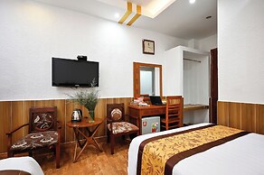 Queen Hotel Saigon Airport