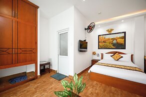 Queen Hotel Saigon Airport