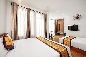 Queen Hotel Saigon Airport