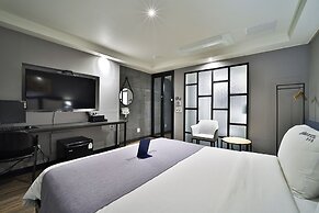 Busan BrownDot Umgoong