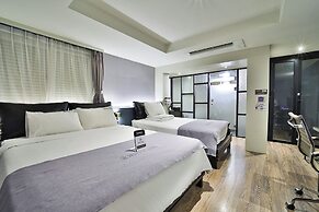 Busan BrownDot Umgoong