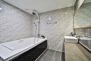 Busan BrownDot Umgoong