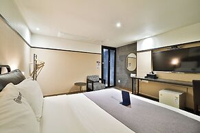 Busan BrownDot Umgoong