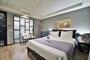 Busan BrownDot Umgoong