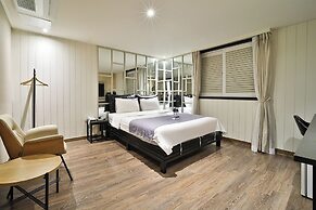 Busan BrownDot Umgoong