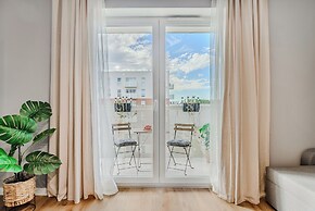 Lumina airy apartments with balcony